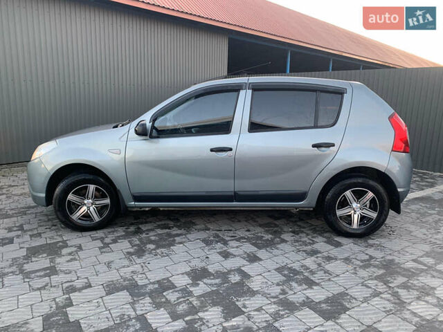 Синий Рено Сандеро, объемом двигателя 1.4 л и пробегом 130 тыс. км за 4150 $, фото 3 на Automoto.ua