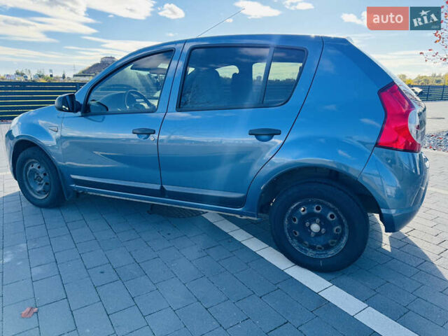 Рено Сандеро 2011 в Мукачеве на Automoto.ua Синий Рено Сандеро, объемом двигателя 1.4 л и пробегом 213 тыс. км за 4400 $, фото 3 на Automoto.ua
