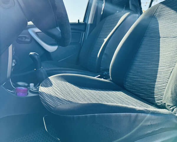 Рено Сандеро 2011 в Мукачеве на Automoto.ua Синий Рено Сандеро, объемом двигателя 1.4 л и пробегом 213 тыс. км за 4400 $, фото 15 на Automoto.ua