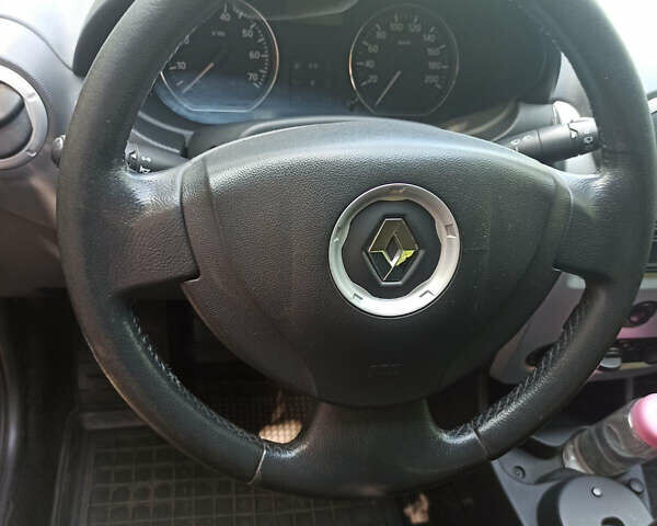 Синій Рено Сандеро, об'ємом двигуна 1.6 л та пробігом 175 тис. км за 7400 $, фото 4 на Automoto.ua