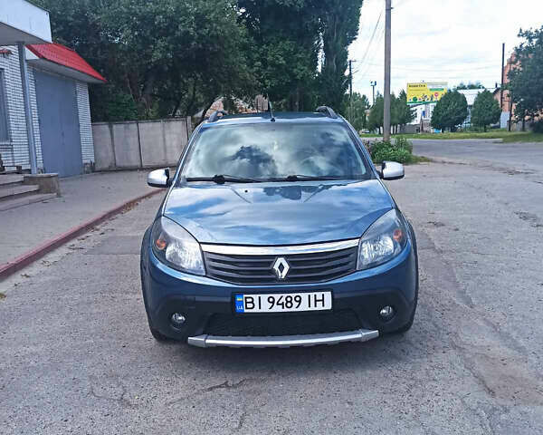 Синій Рено Сандеро, об'ємом двигуна 1.6 л та пробігом 175 тис. км за 7400 $, фото 1 на Automoto.ua