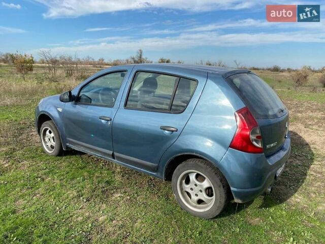 Синий Рено Сандеро, объемом двигателя 1.39 л и пробегом 123 тыс. км за 3999 $, фото 3 на Automoto.ua