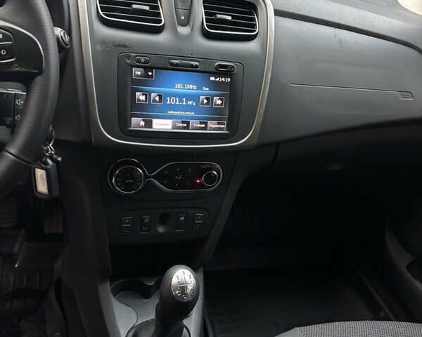 Рено Сандеро 2013 в Киеве на Automoto.ua Синий Рено Сандеро, объемом двигателя 1.46 л и пробегом 222 тыс. км за 8600 $, фото 14 на Automoto.ua