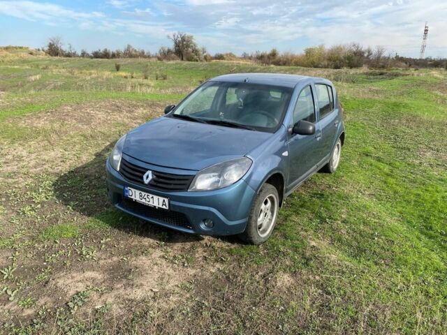 Синий Рено Сандеро, объемом двигателя 1.4 л и пробегом 123 тыс. км за 3999 $, фото 4 на Automoto.ua