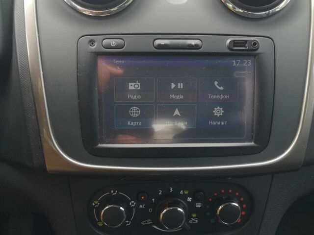 Синий Рено Сандеро, объемом двигателя 1.1 л и пробегом 68 тыс. км за 7000 $, фото 4 на Automoto.ua