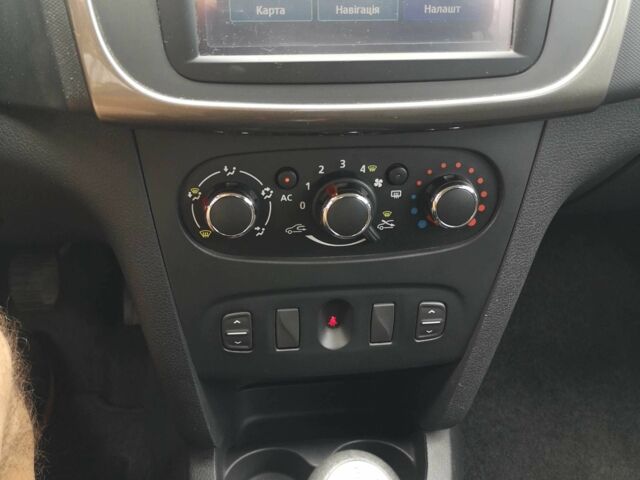 Синий Рено Сандеро, объемом двигателя 1.1 л и пробегом 68 тыс. км за 7000 $, фото 6 на Automoto.ua