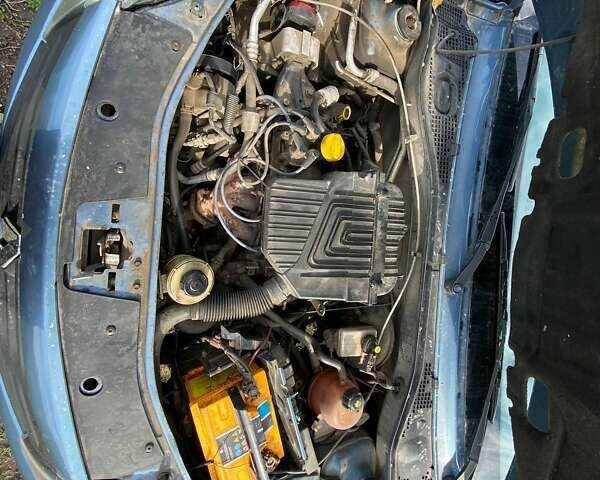 Синий Рено Сандеро, объемом двигателя 1.39 л и пробегом 123 тыс. км за 3999 $, фото 7 на Automoto.ua