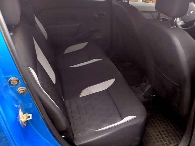 Синий Рено Сандеро, объемом двигателя 1.5 л и пробегом 107 тыс. км за 7900 $, фото 5 на Automoto.ua