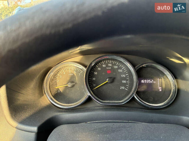 Синий Рено Сандеро, объемом двигателя 1.46 л и пробегом 169 тыс. км за 7400 $, фото 9 на Automoto.ua