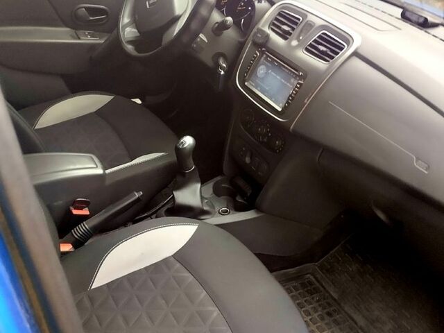 Синий Рено Сандеро, объемом двигателя 1.5 л и пробегом 107 тыс. км за 7900 $, фото 6 на Automoto.ua