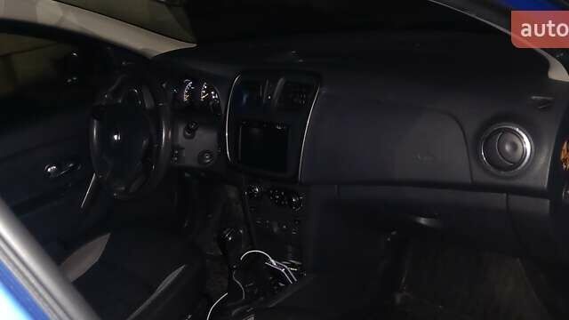 Синий Рено Сандеро, объемом двигателя 1.6 л и пробегом 105 тыс. км за 10500 $, фото 7 на Automoto.ua