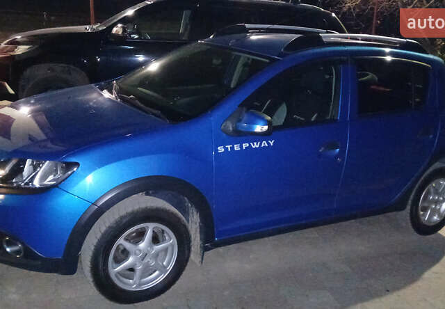 Синий Рено Сандеро, объемом двигателя 1.6 л и пробегом 105 тыс. км за 10500 $, фото 3 на Automoto.ua
