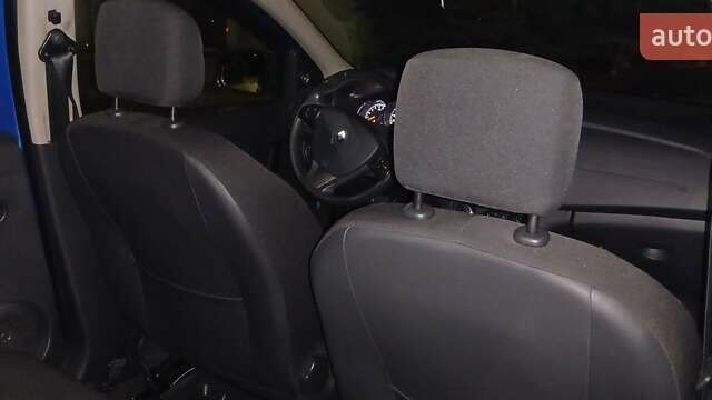 Синий Рено Сандеро, объемом двигателя 1.6 л и пробегом 105 тыс. км за 10500 $, фото 8 на Automoto.ua