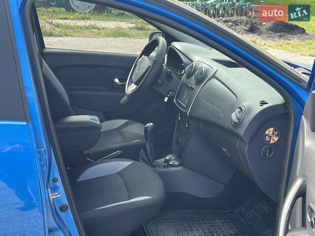 Синий Рено Сандеро, объемом двигателя 1.6 л и пробегом 95 тыс. км за 9500 $, фото 8 на Automoto.ua