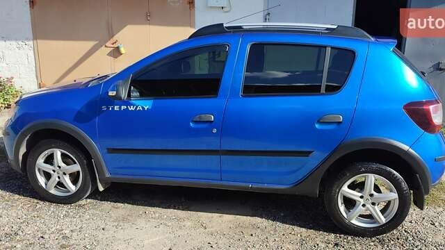 Синий Рено Сандеро, объемом двигателя 1.46 л и пробегом 92 тыс. км за 8300 $, фото 4 на Automoto.ua