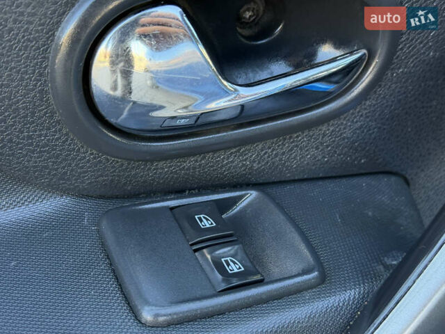 Синій Рено Сандеро, об'ємом двигуна 1.46 л та пробігом 220 тис. км за 6700 $, фото 12 на Automoto.ua