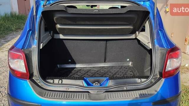 Синий Рено Сандеро, объемом двигателя 1.46 л и пробегом 92 тыс. км за 8300 $, фото 10 на Automoto.ua