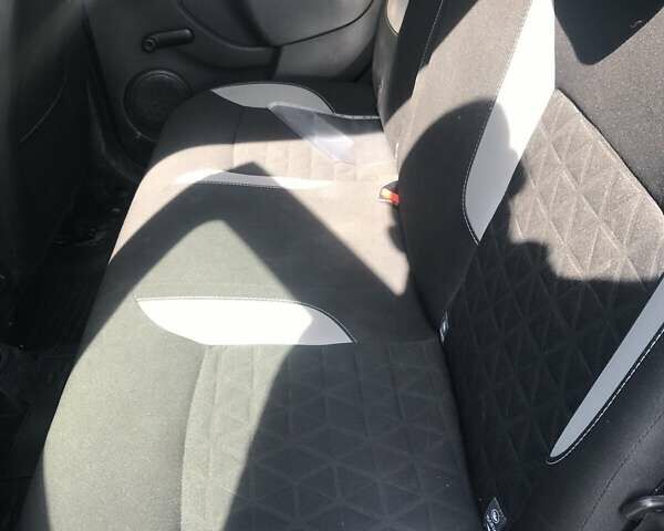 Синий Рено Сандеро, объемом двигателя 1.46 л и пробегом 409 тыс. км за 8450 $, фото 2 на Automoto.ua