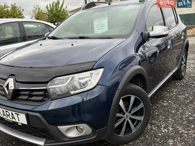 Рено Сандеро 2017 в Звенигородка на Automoto.ua Синий Рено Сандеро, объемом двигателя 1.46 л и пробегом 146 тыс. км за 9300 $, фото 1 на Automoto.ua