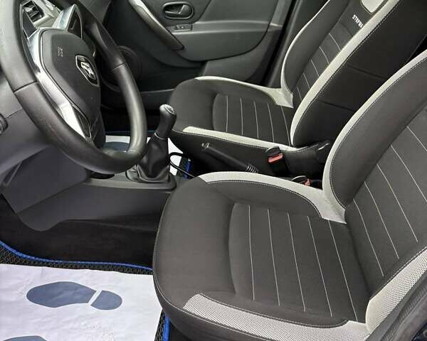 Рено Сандеро 2017 в Звенигородка на Automoto.ua Синий Рено Сандеро, объемом двигателя 1.46 л и пробегом 146 тыс. км за 9300 $, фото 6 на Automoto.ua