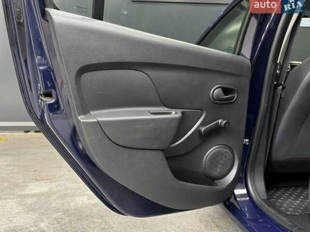 Синий Рено Сандеро, объемом двигателя 1.5 л и пробегом 135 тыс. км за 8500 $, фото 35 на Automoto.ua