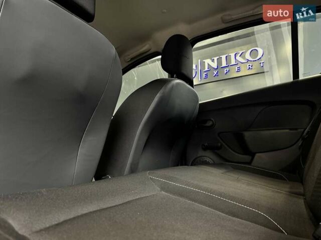 Синий Рено Сандеро, объемом двигателя 1.5 л и пробегом 135 тыс. км за 8500 $, фото 31 на Automoto.ua