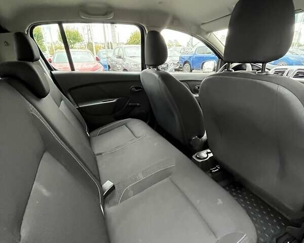 Рено Сандеро 2019 в Киеве на Automoto.ua Синий Рено Сандеро, объемом двигателя 1.46 л и пробегом 71 тыс. км за 9008 $, фото 11 на Automoto.ua