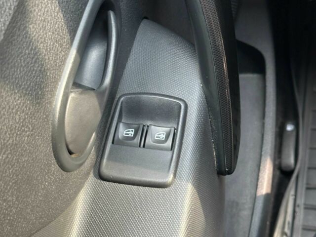 Синій Рено Сандеро, об'ємом двигуна 1 л та пробігом 71 тис. км за 7425 $, фото 9 на Automoto.ua