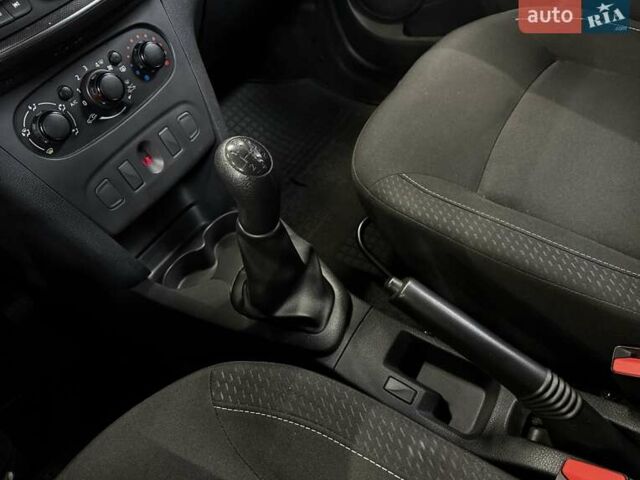 Синий Рено Сандеро, объемом двигателя 1.5 л и пробегом 135 тыс. км за 8500 $, фото 30 на Automoto.ua