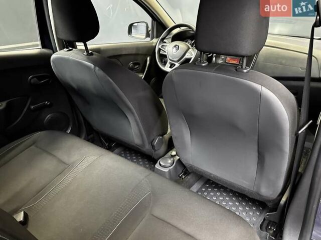 Синий Рено Сандеро, объемом двигателя 1.5 л и пробегом 33 тыс. км за 9700 $, фото 31 на Automoto.ua