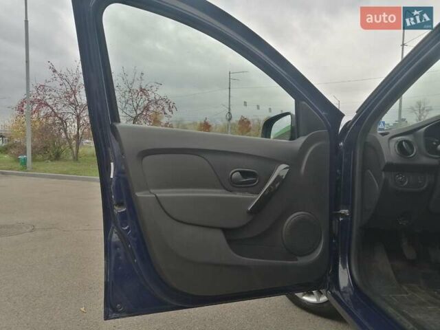 Синій Рено Сандеро, об'ємом двигуна 1.46 л та пробігом 133 тис. км за 7800 $, фото 1 на Automoto.ua