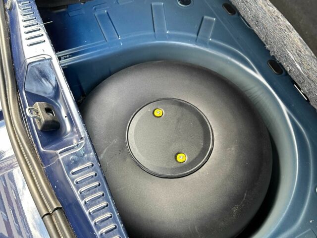 Синій Рено Сандеро, об'ємом двигуна 1 л та пробігом 71 тис. км за 7425 $, фото 18 на Automoto.ua