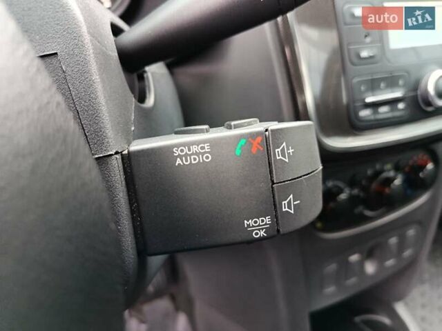 Рено Сандеро 2019 в Виннице на Automoto.ua Синий Рено Сандеро, объемом двигателя 1.46 л и пробегом 113 тыс. км за 8900 $, фото 33 на Automoto.ua