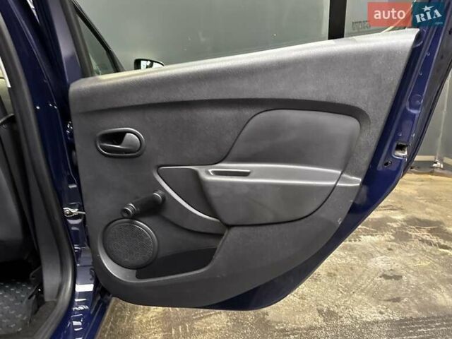 Синий Рено Сандеро, объемом двигателя 1.5 л и пробегом 33 тыс. км за 9700 $, фото 37 на Automoto.ua