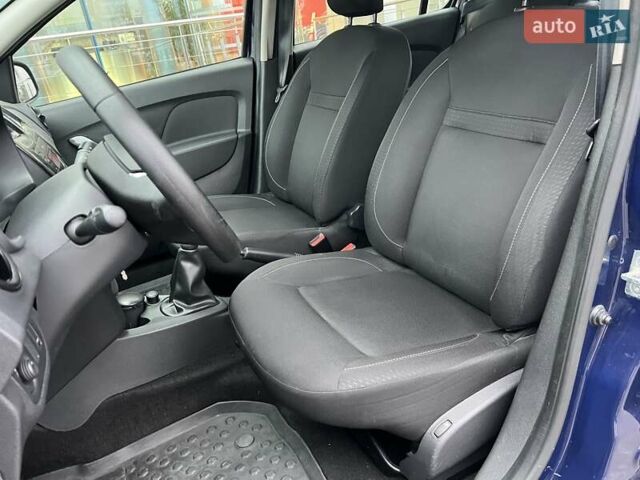 Синий Рено Сандеро, объемом двигателя 1.46 л и пробегом 97 тыс. км за 9202 $, фото 9 на Automoto.ua