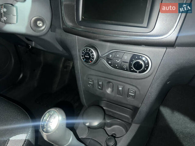 Синій Рено Сандеро, об'ємом двигуна 1.46 л та пробігом 56 тис. км за 11999 $, фото 9 на Automoto.ua