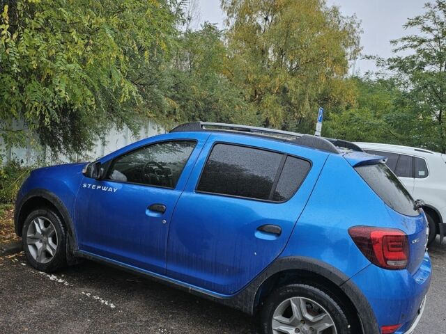 Синий Рено Сандеро, объемом двигателя 1 л и пробегом 75 тыс. км за 250 $, фото 2 на Automoto.ua