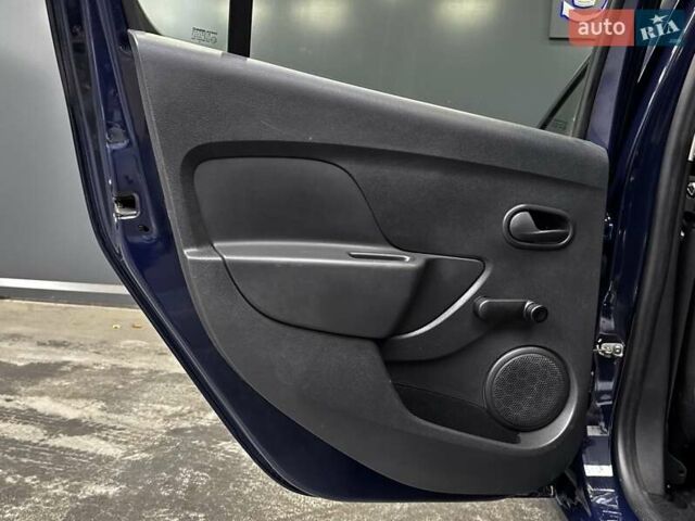 Синий Рено Сандеро, объемом двигателя 1.5 л и пробегом 33 тыс. км за 9700 $, фото 36 на Automoto.ua