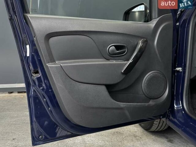 Синий Рено Сандеро, объемом двигателя 1.5 л и пробегом 135 тыс. км за 8500 $, фото 33 на Automoto.ua