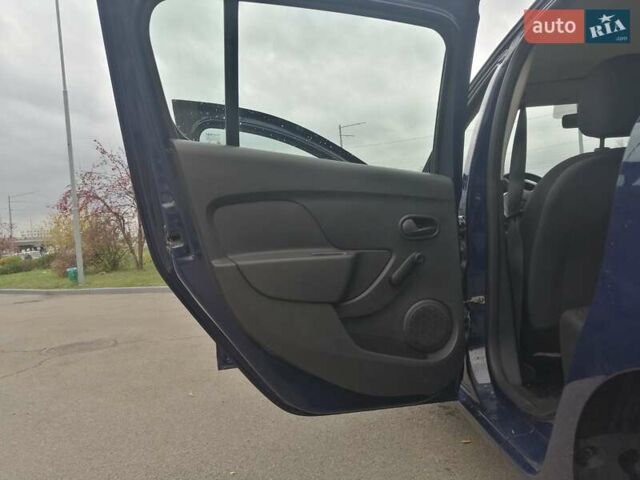 Синій Рено Сандеро, об'ємом двигуна 1.46 л та пробігом 133 тис. км за 8300 $, фото 2 на Automoto.ua