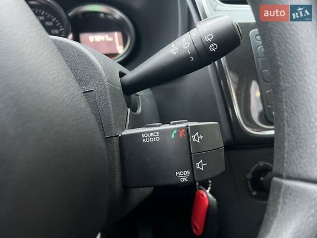 Синий Рено Сандеро, объемом двигателя 1.46 л и пробегом 97 тыс. км за 9202 $, фото 26 на Automoto.ua