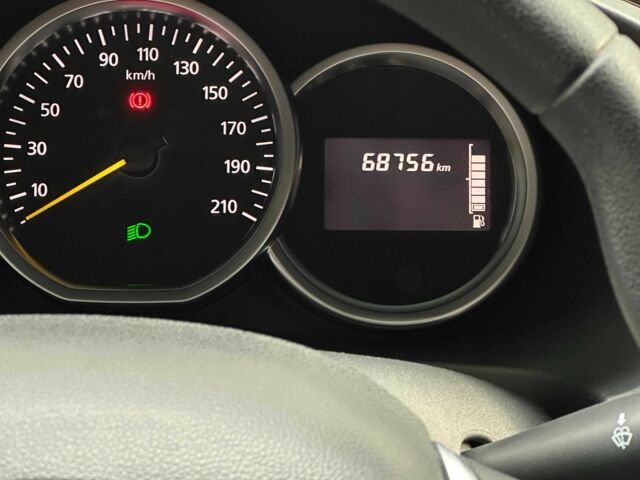 Синій Рено Сандеро, об'ємом двигуна 1 л та пробігом 71 тис. км за 7425 $, фото 10 на Automoto.ua