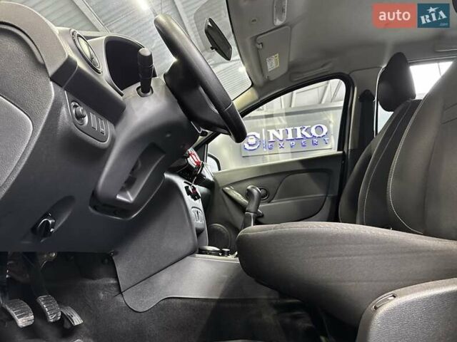 Синий Рено Сандеро, объемом двигателя 1.5 л и пробегом 103 тыс. км за 8200 $, фото 24 на Automoto.ua