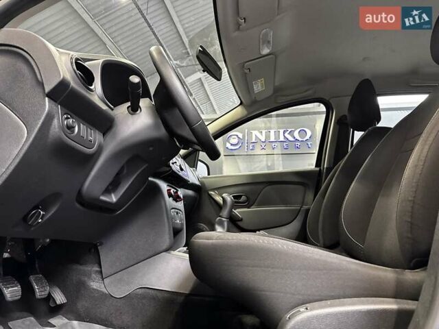 Синий Рено Сандеро, объемом двигателя 1.5 л и пробегом 33 тыс. км за 9700 $, фото 32 на Automoto.ua