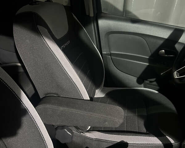 Синій Рено Сандеро, об'ємом двигуна 1.46 л та пробігом 56 тис. км за 11999 $, фото 6 на Automoto.ua