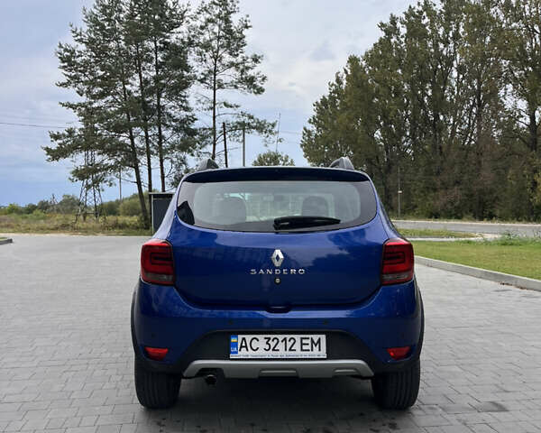 Синій Рено Сандеро, об'ємом двигуна 0.9 л та пробігом 64 тис. км за 12100 $, фото 1 на Automoto.ua