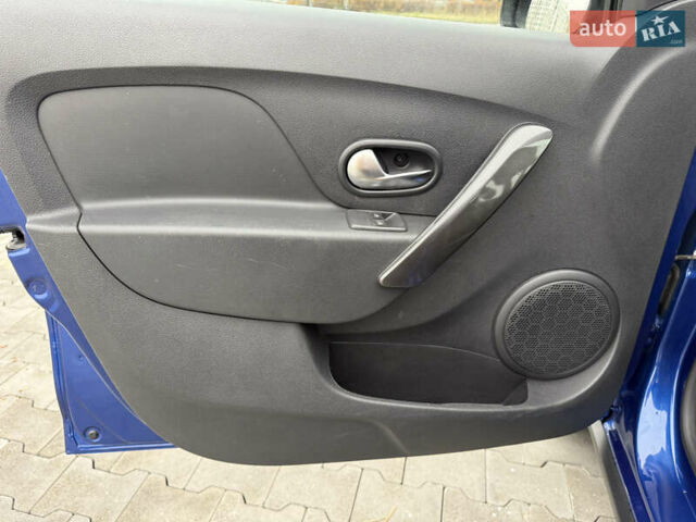 Синий Рено Сандеро, объемом двигателя 0.9 л и пробегом 17 тыс. км за 9999 $, фото 11 на Automoto.ua