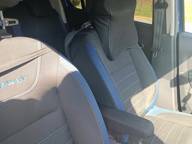 Синий Рено Сандеро, объемом двигателя 1.5 л и пробегом 42 тыс. км за 15000 $, фото 3 на Automoto.ua