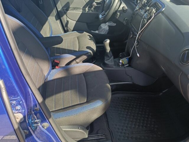 Синий Рено Сандеро, объемом двигателя 1.5 л и пробегом 42 тыс. км за 15000 $, фото 2 на Automoto.ua