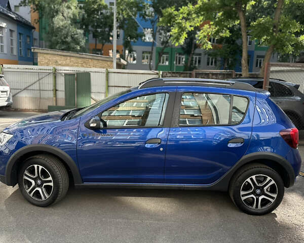 Синий Рено Сандеро, объемом двигателя 1.46 л и пробегом 104 тыс. км за 11800 $, фото 2 на Automoto.ua